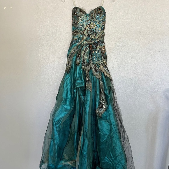 Mac Duggal Prom Dress size 0, Peacock, with sweetheart neckline and sidesplit - Picture 1 of 7